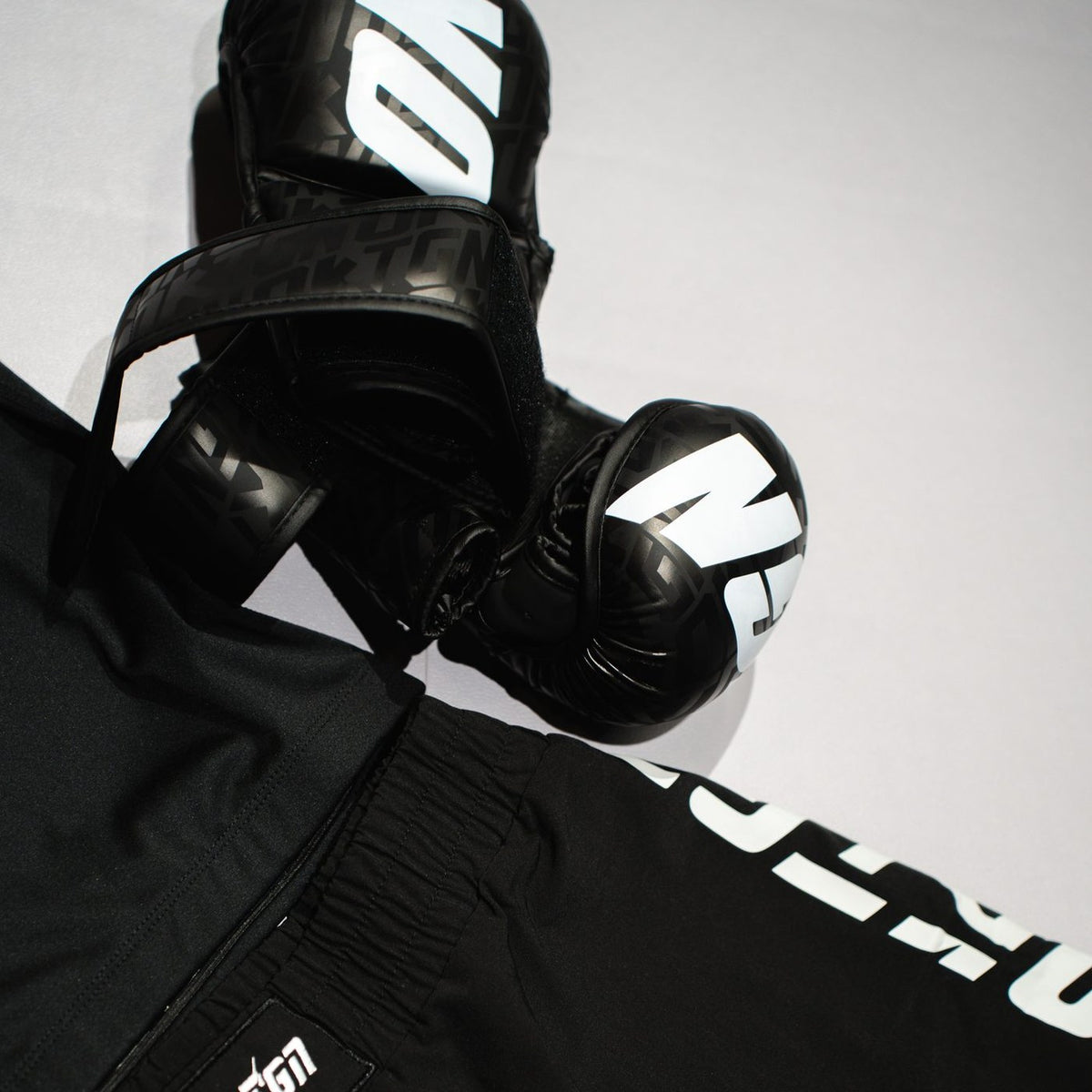 Gants MMA OKTGN et short OKTGN Elite V2