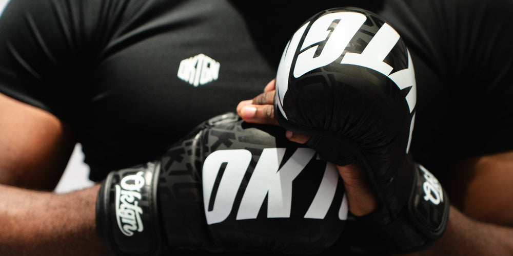 Gants MMA noirs inclus dans le pack