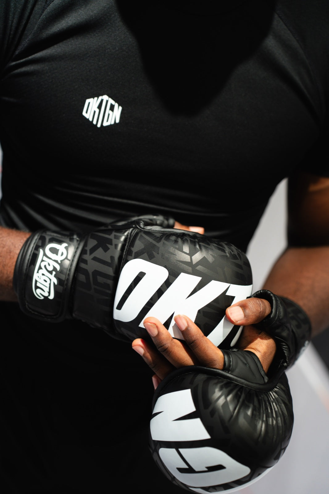 Paire de gants MMA noirs OKTGN